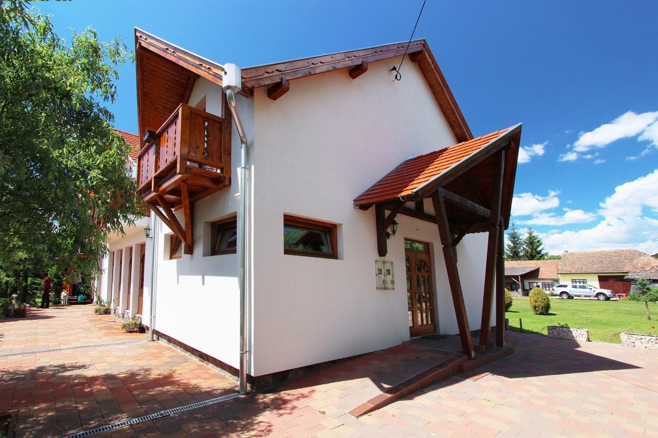 Bed and Breakfast Felso Fogado Felsőtold Exterior foto